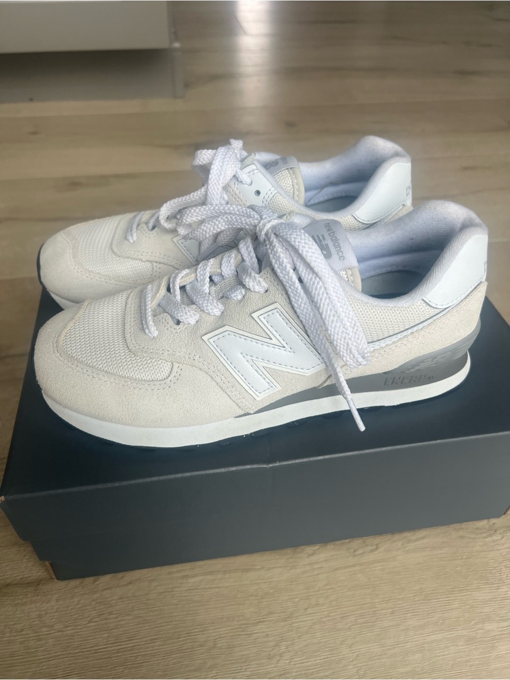 New balance 574 grey white womens